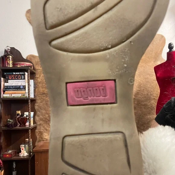 Y2K BONGO fuzzy boots! - Picture 3 of 6